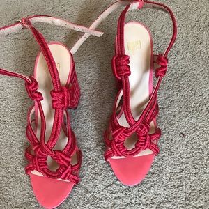 Woman's CAbi Sz 8 Hibiscus Red Tiptoe Sandal